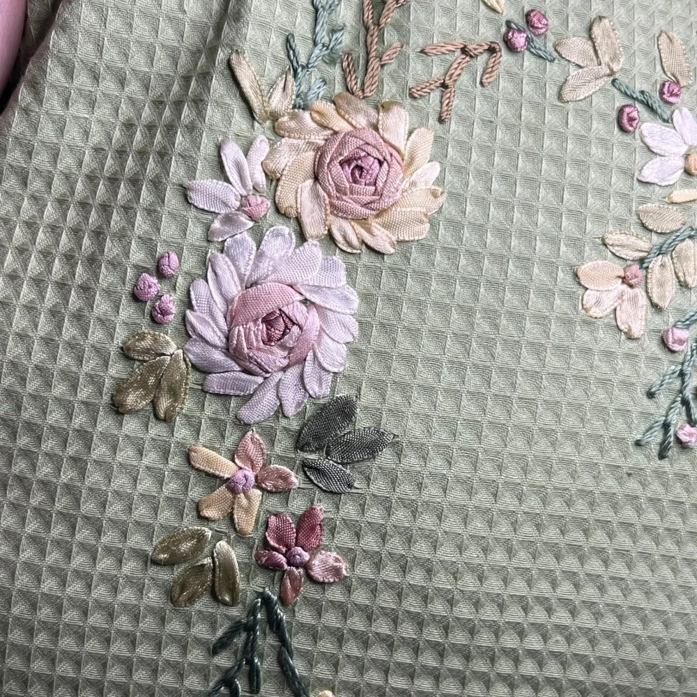 Embroidered Decorative‎ pillow
